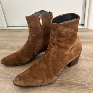 Saint Laurent men’s Vassili suede brown boots